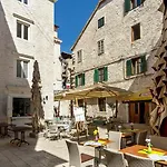 Apartment Penthouse Matkovic *